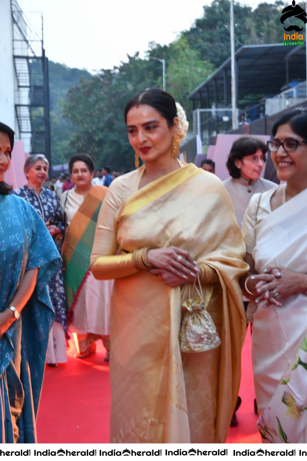 Hema Malini still possess the charm as she was clicked at ANR Awards Set 2