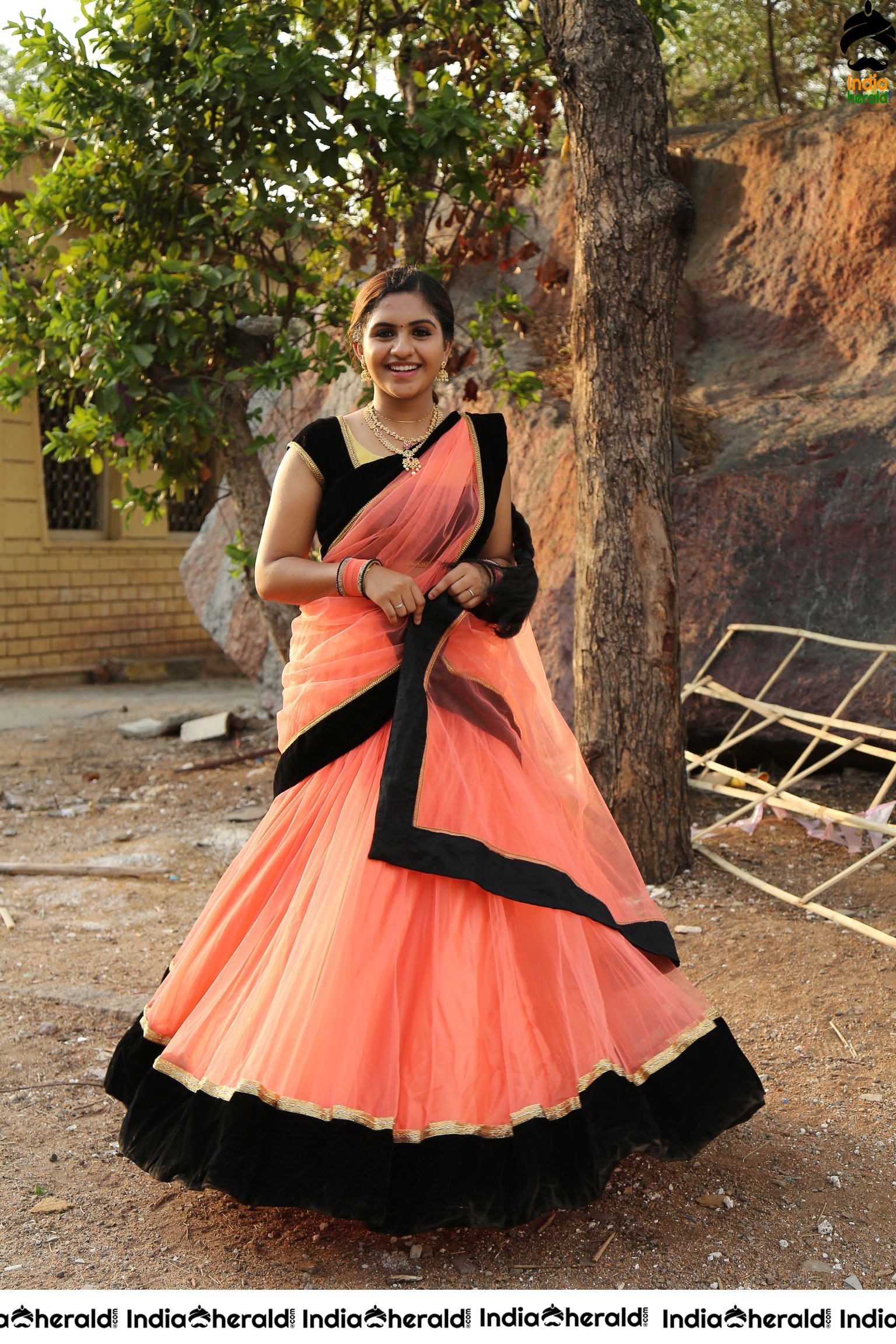 Heroine Noorin stills from Oollala Oollalaa movie Set 1