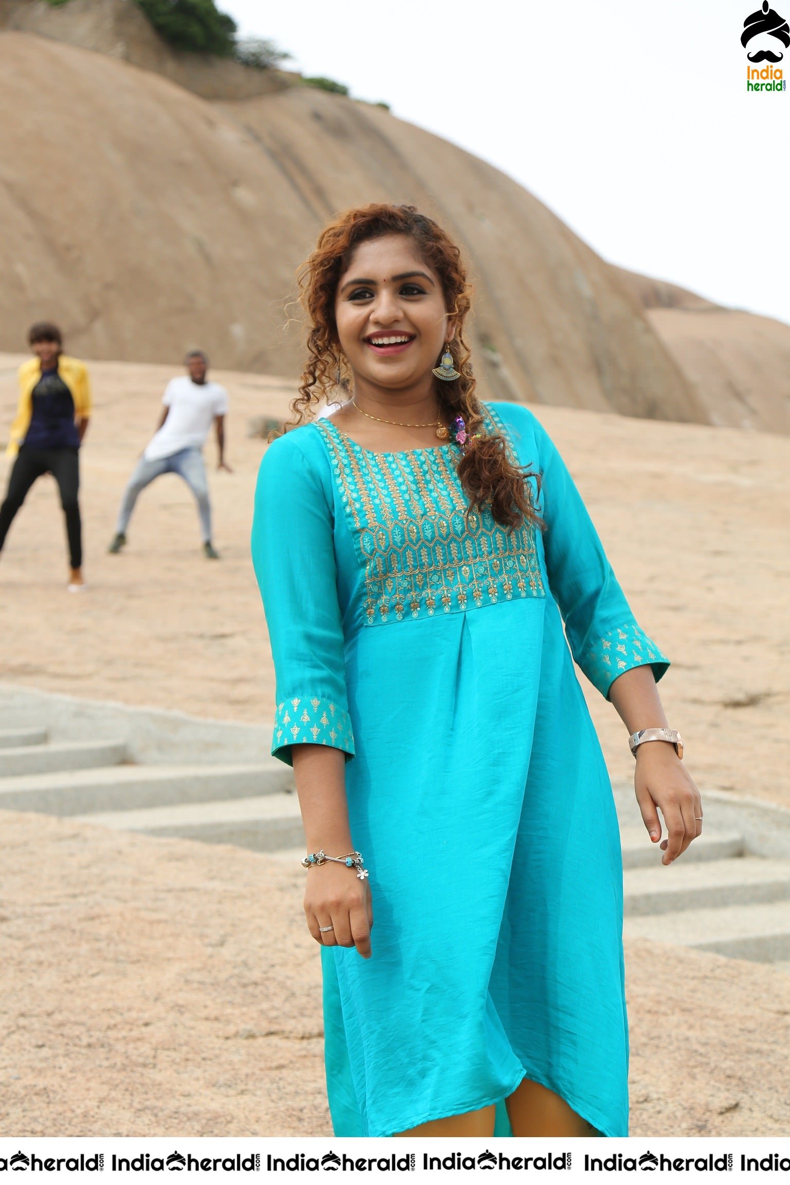 Heroine Noorin stills from Oollala Oollalaa movie Set 2