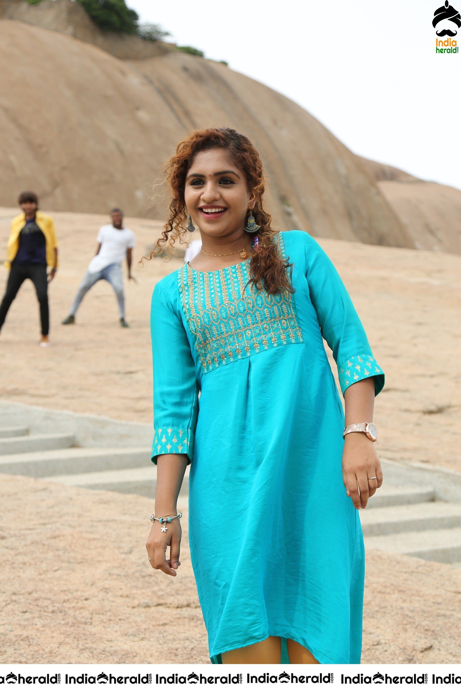 Heroine Noorin stills from Oollala Oollalaa movie Set 2