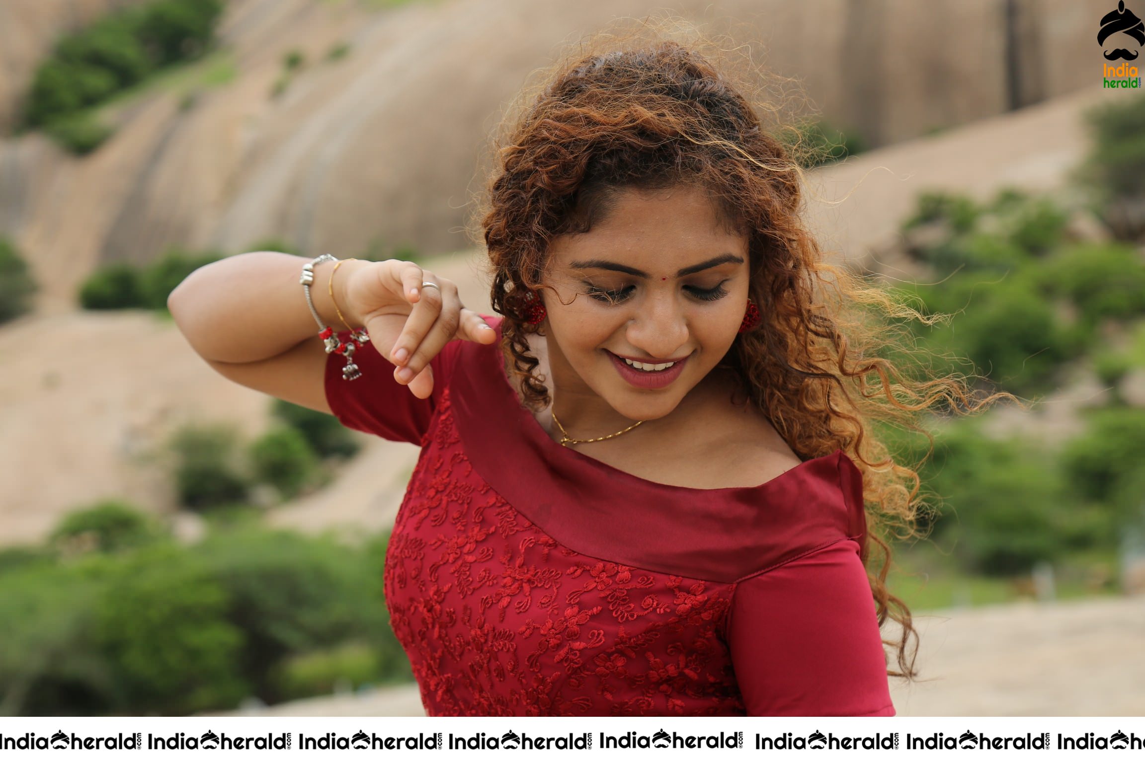 Heroine Noorin stills from Oollala Oollalaa movie Set 2