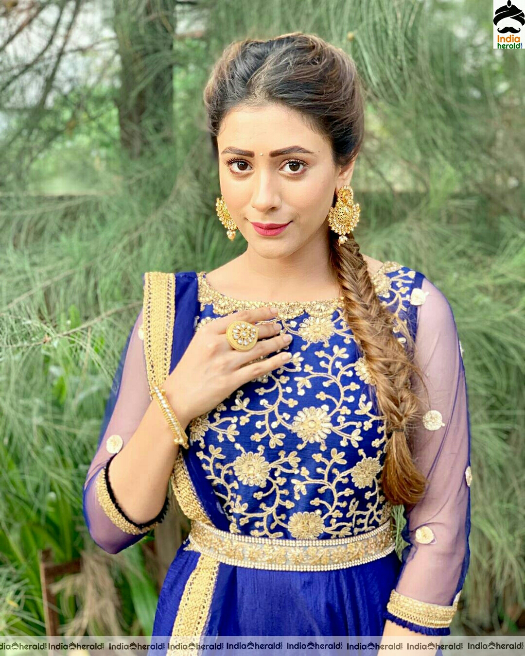 Hiba Nawab Cute blue photo Stills