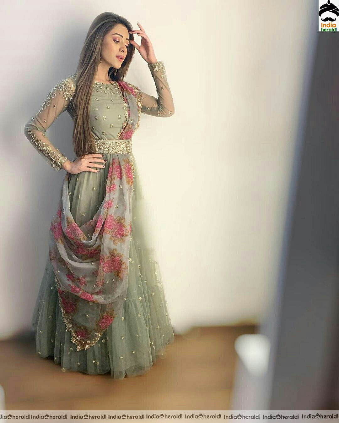 Hiba Nawab Cute Green Dress Stills