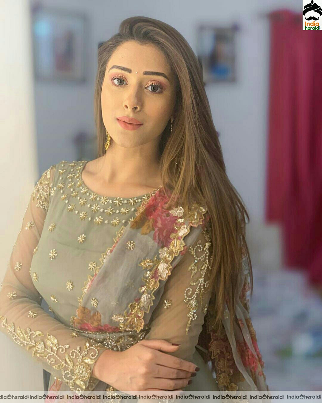 Hiba Nawab Cute Green Dress Stills