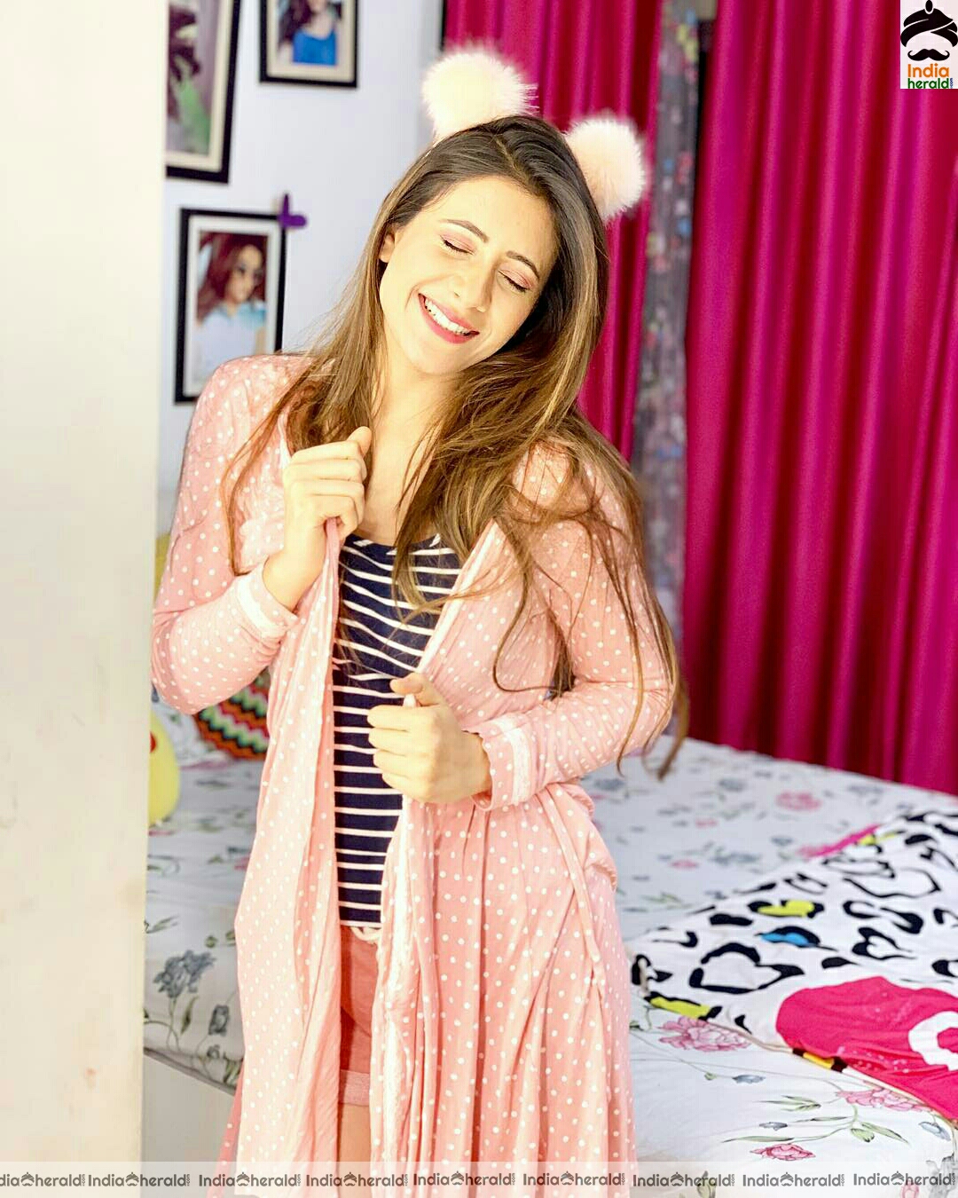 Hiba Nawab Cute Latest Stills