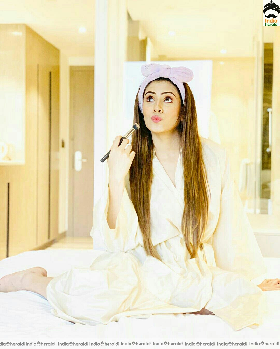 Hiba Nawab Cute Latest Stills