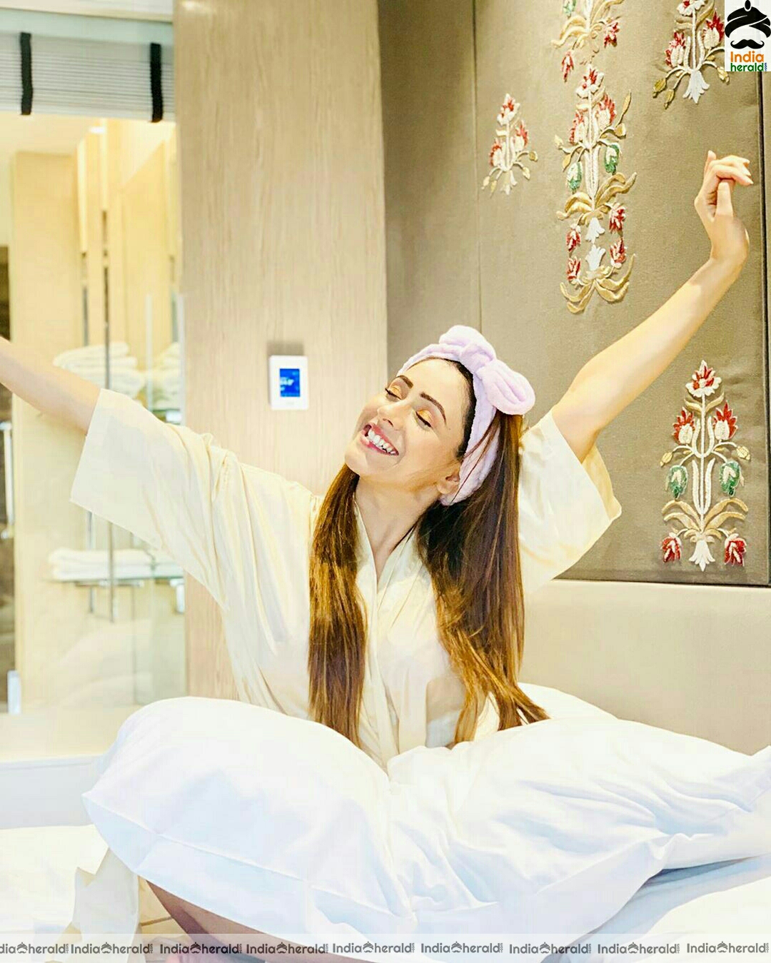 Hiba Nawab Cute Latest Stills