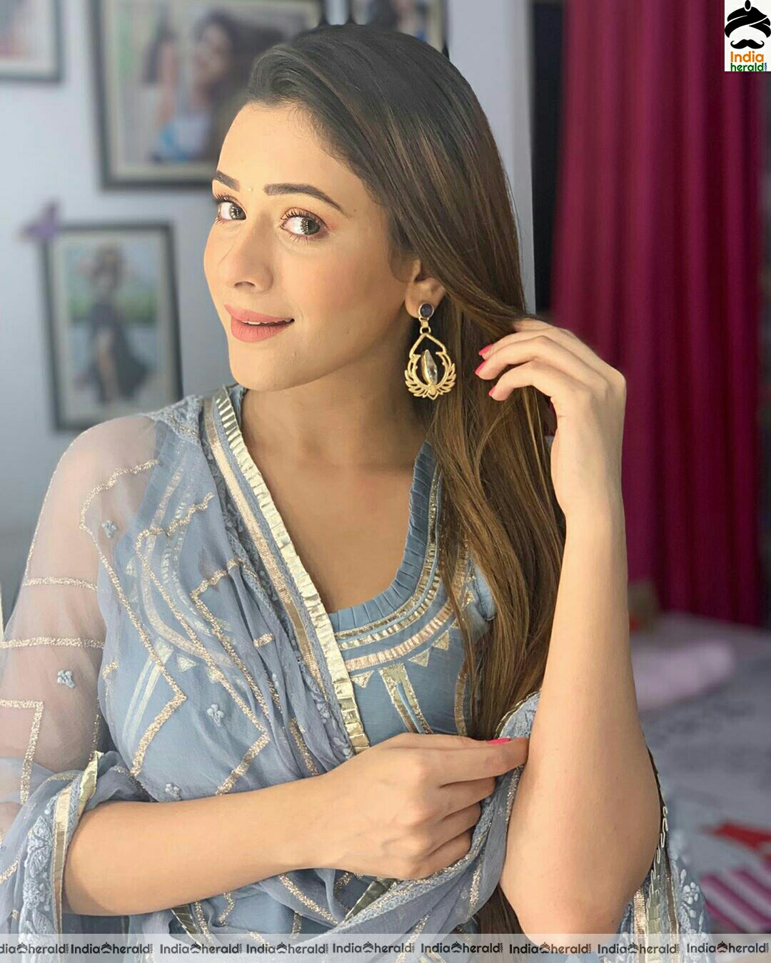 Hiba Nawab Cute photo Stills