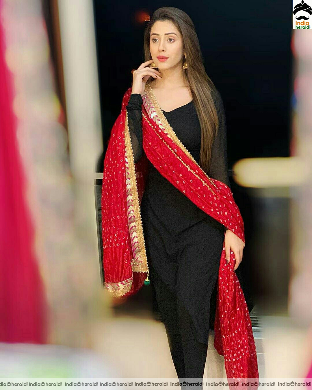Hiba Nawab Cute Red And Black Chudi photo Stills