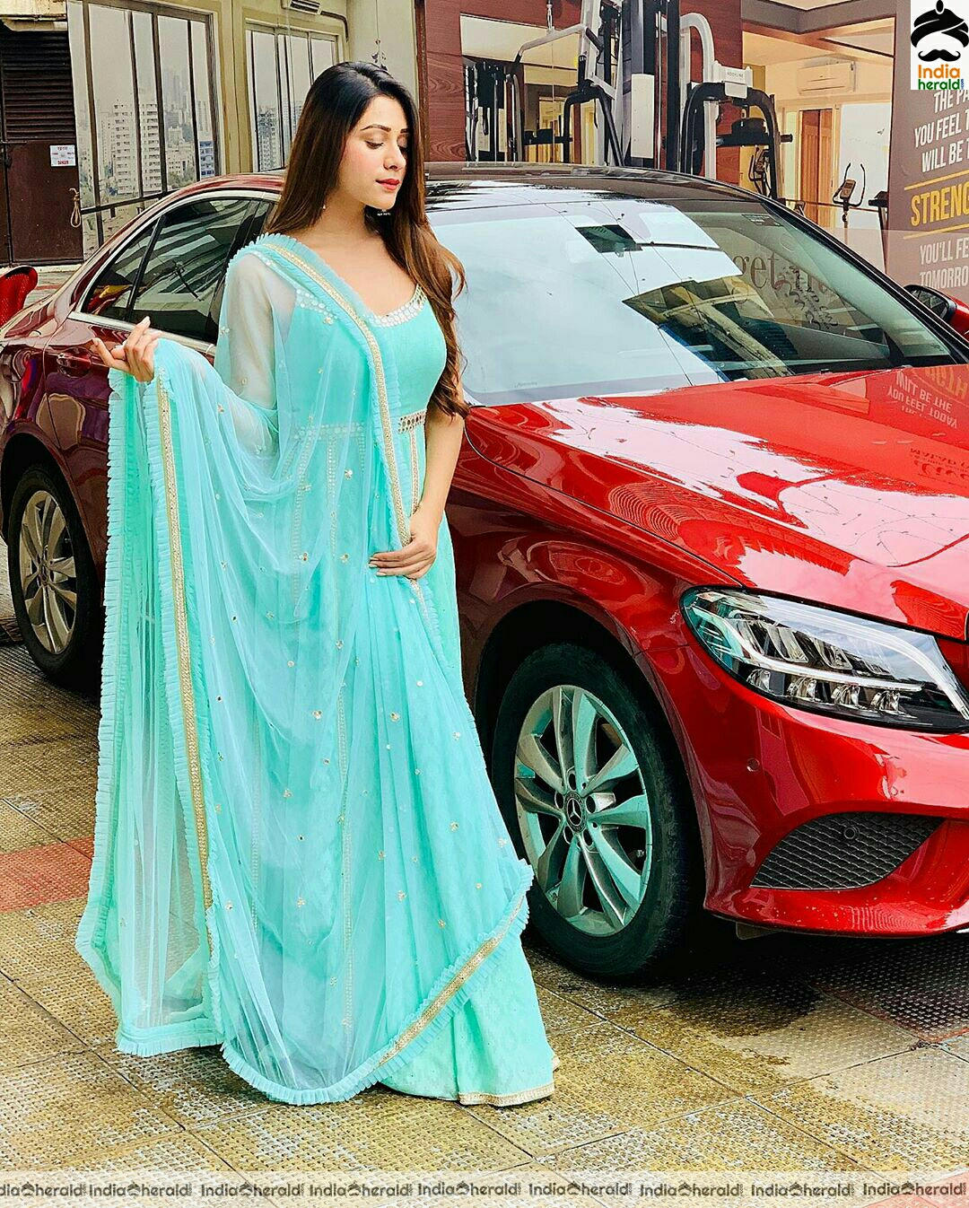 Hiba Nawab Elegant in blue chudi