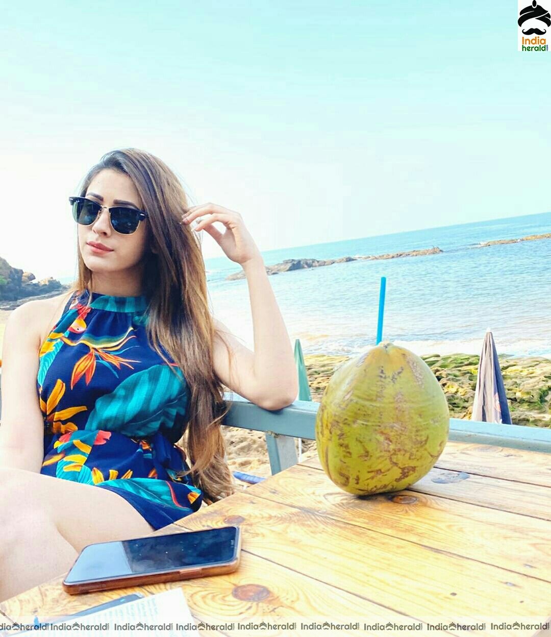 Hiba Nawab Hot Thigh Exposing Photo stills