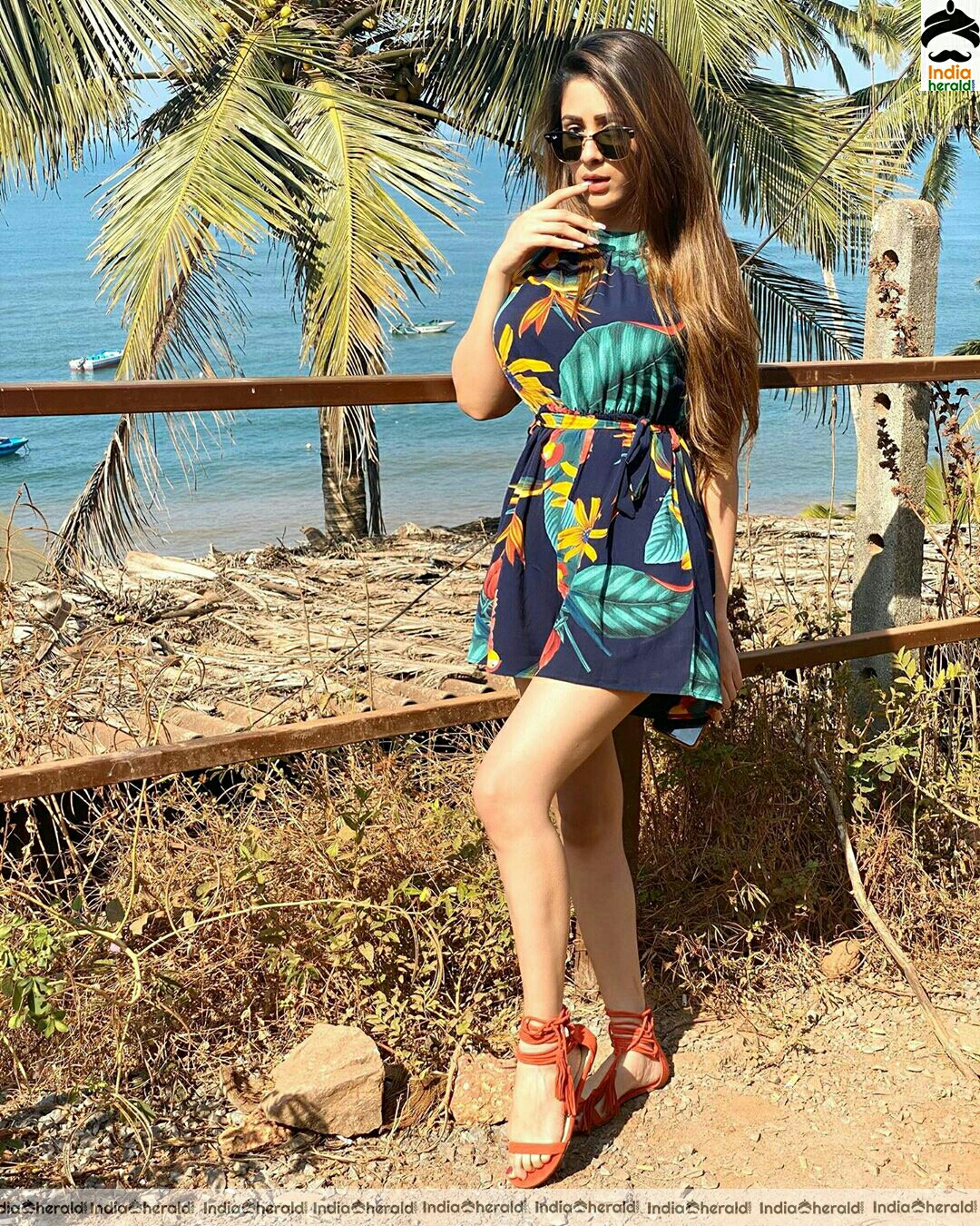 Hiba Nawab Hot Thighs show Latest Stills