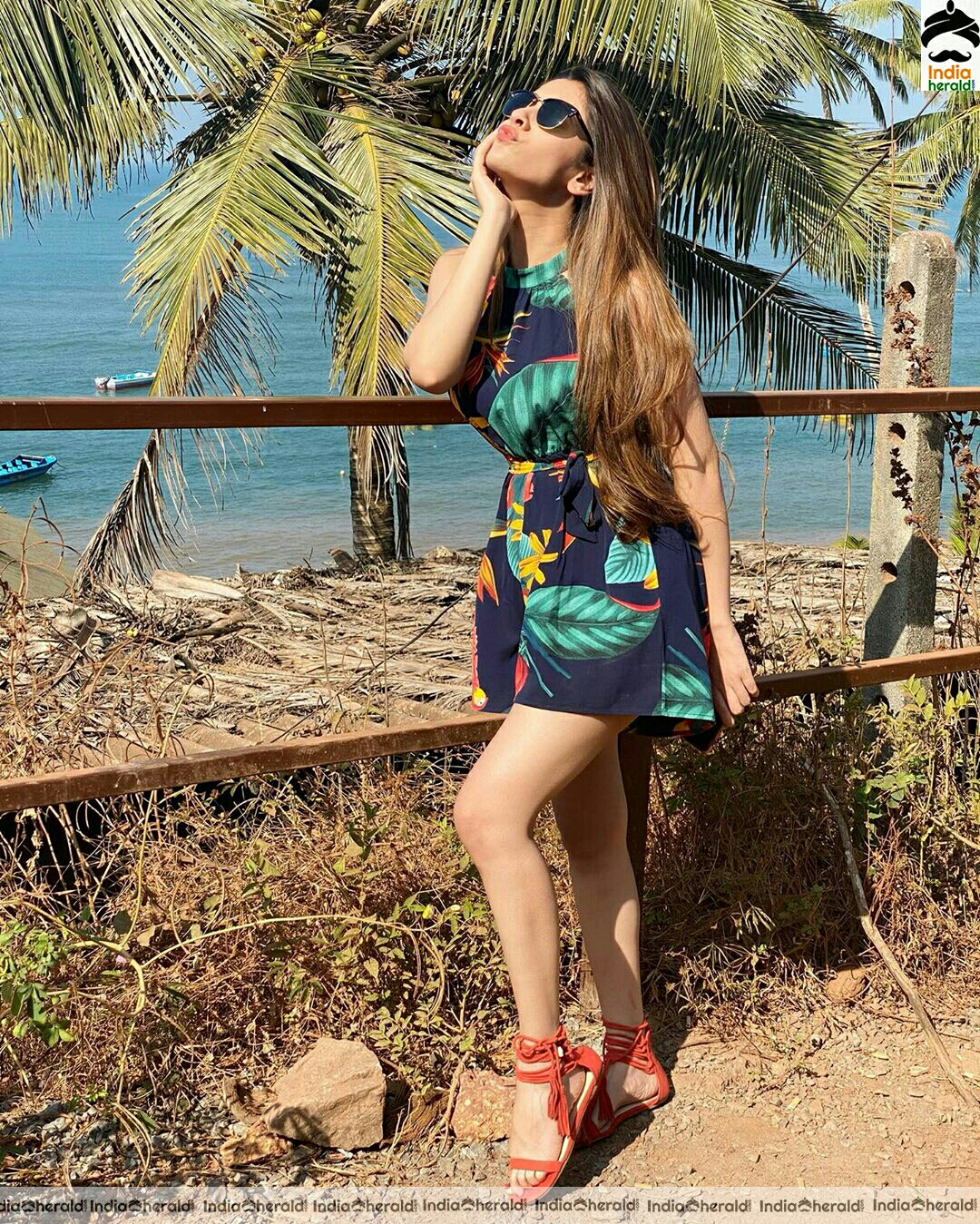 Hiba Nawab Hot Thighs show Latest Stills