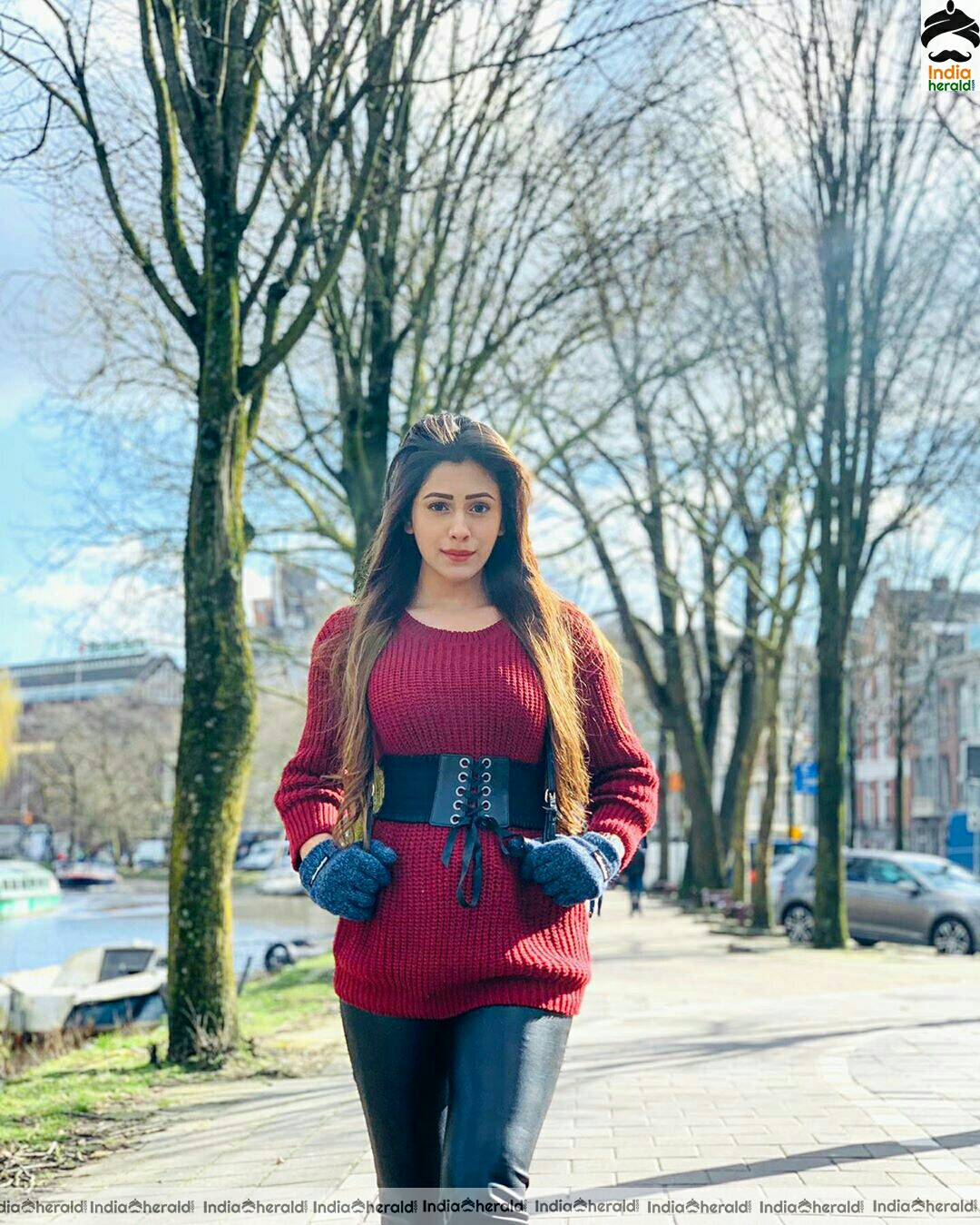 Hiba Nawab hot vacation photos