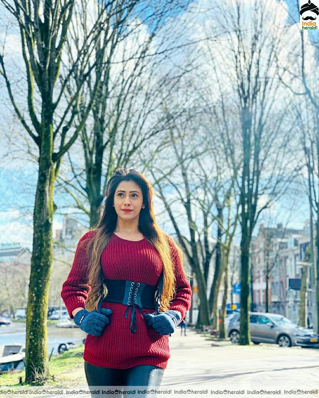 Hiba Nawab hot vacation photos