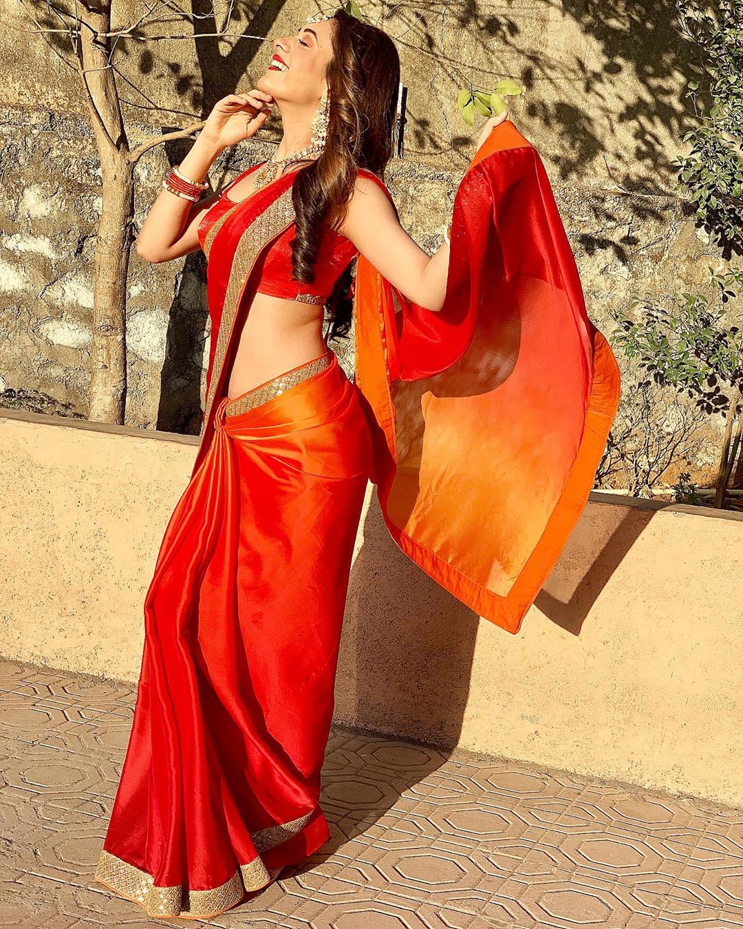 Hiba Oozes Hotness In Red Saree