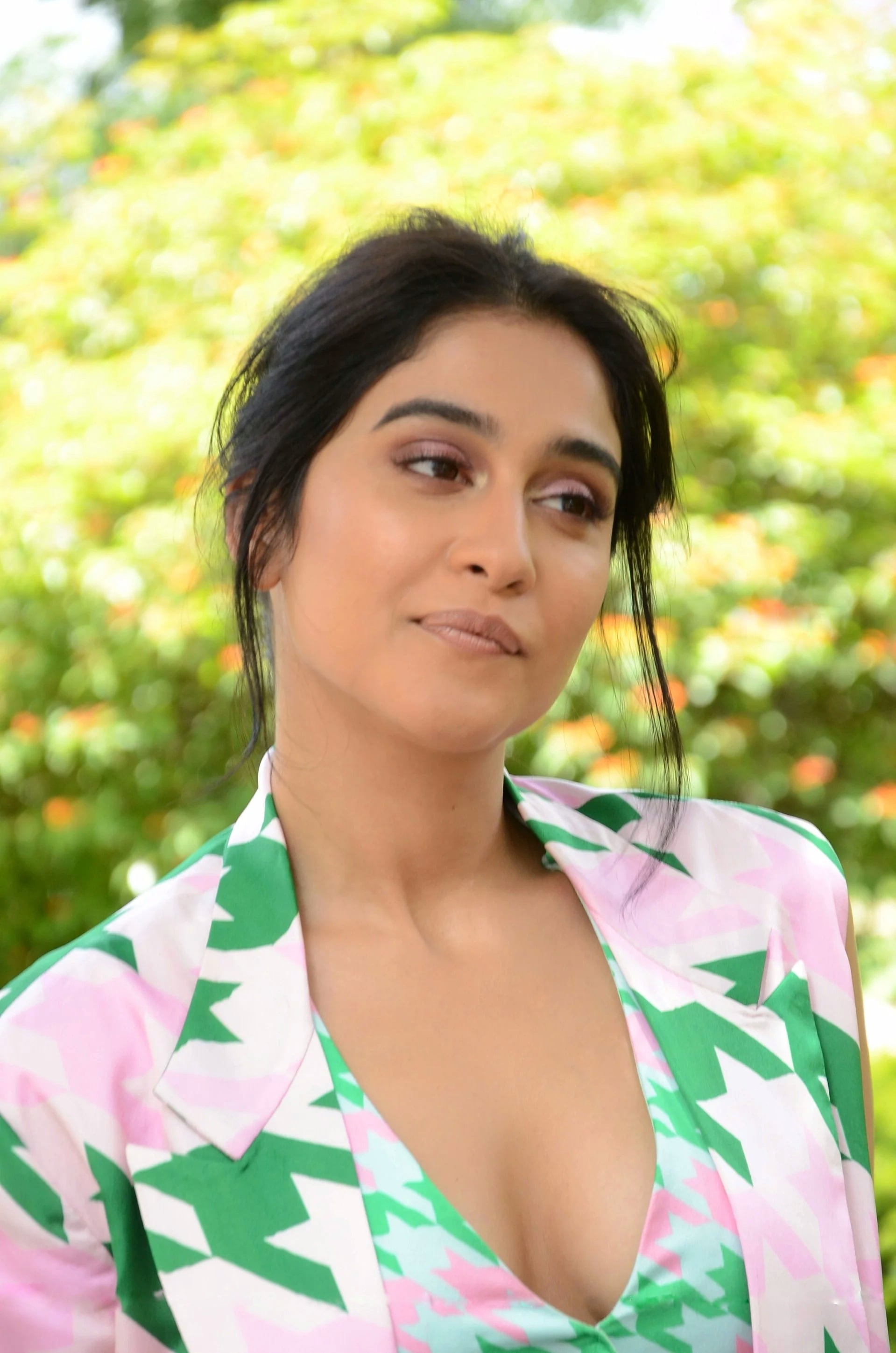 High Clarity Hot Exposing Photos Of Reginna Cassandraa At Press Meet Set 1