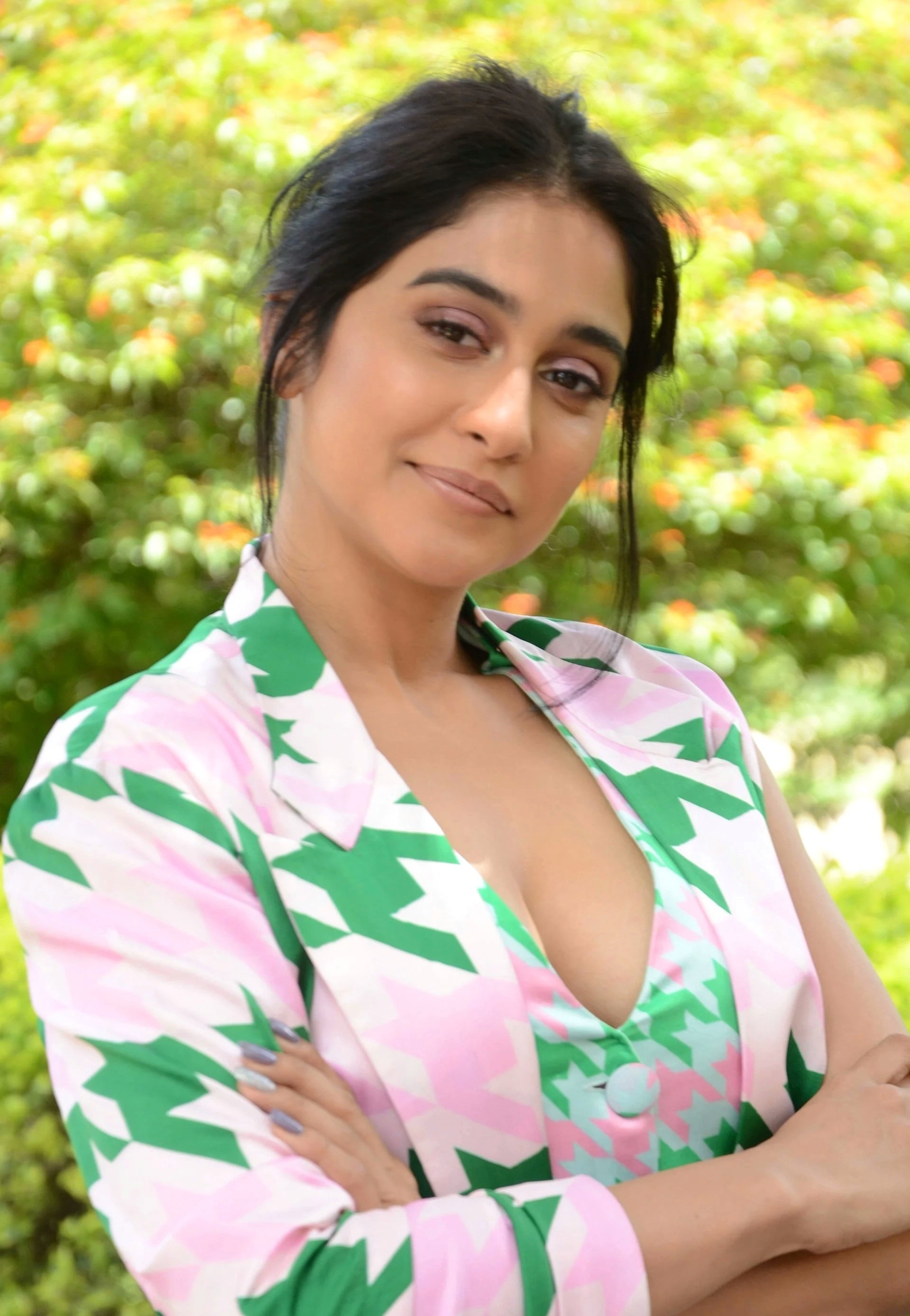 High Clarity Hot Exposing Photos Of Reginna Cassandraa At Press Meet Set 1