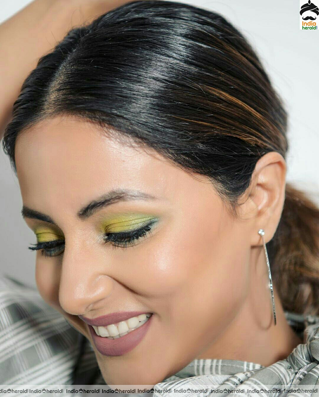 Hina khan Cute And Stylish Ash Dress Stills