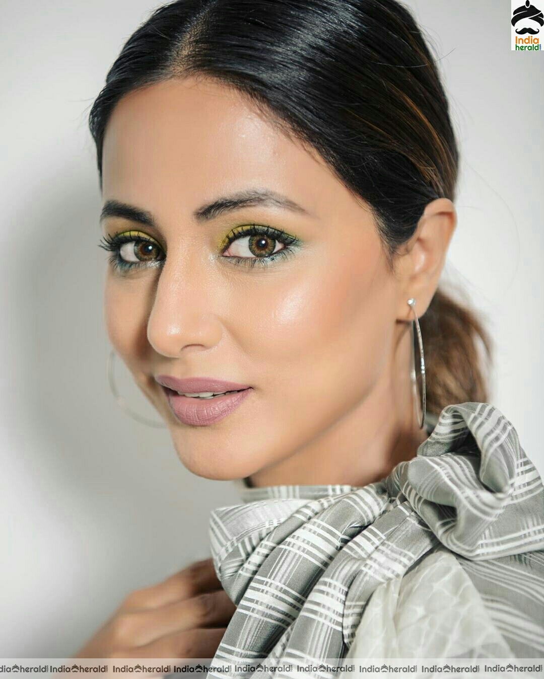 Hina khan Cute And Stylish Ash Dress Stills