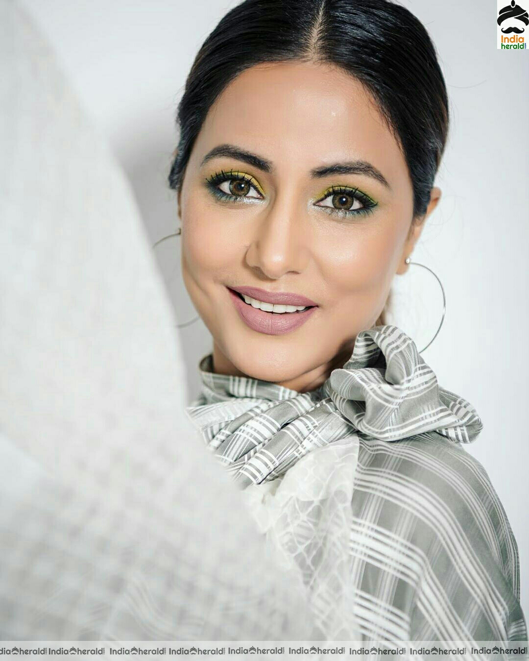 Hina khan Cute And Stylish Ash Dress Stills