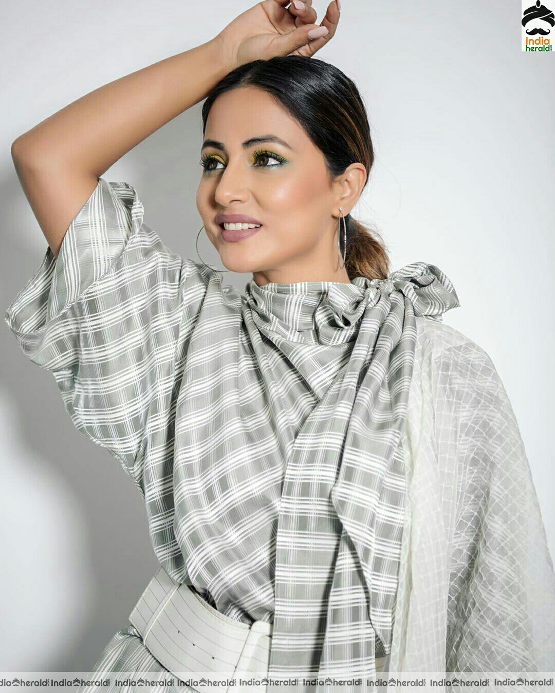 Hina khan Cute And Stylish Ash Dress Stills
