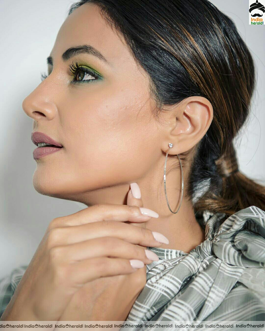 Hina khan Cute And Stylish Ash Dress Stills