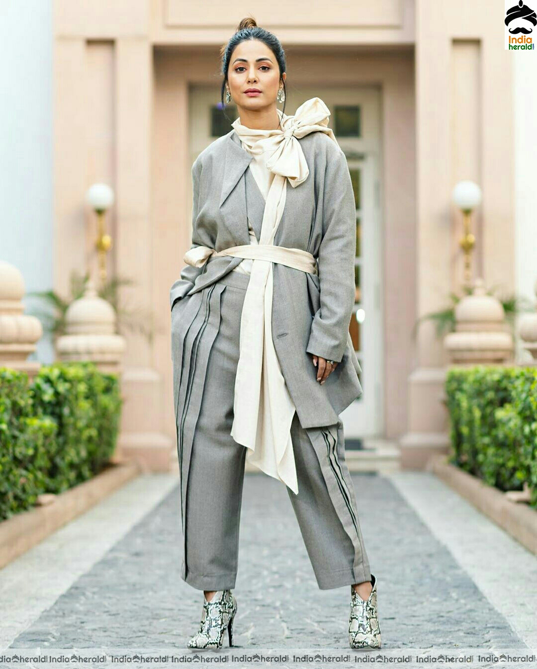 Hina khan Cute Ash Dress Stills