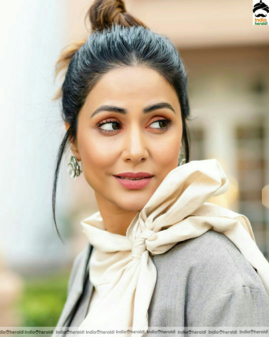 Hina khan Cute Ash Dress Stills