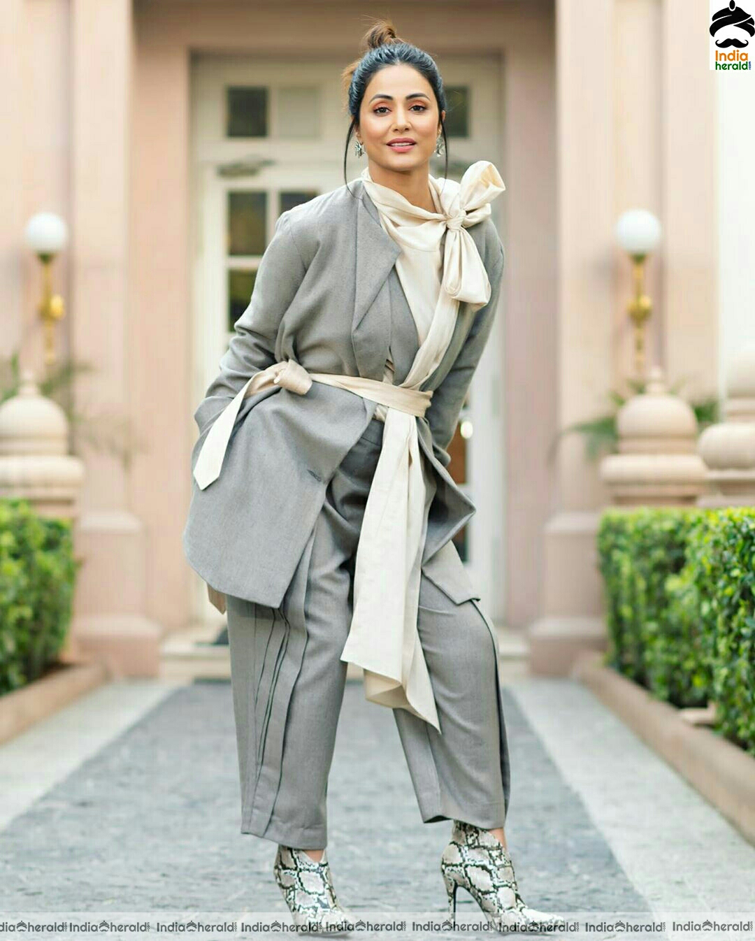 Hina khan Cute Ash Dress Stills