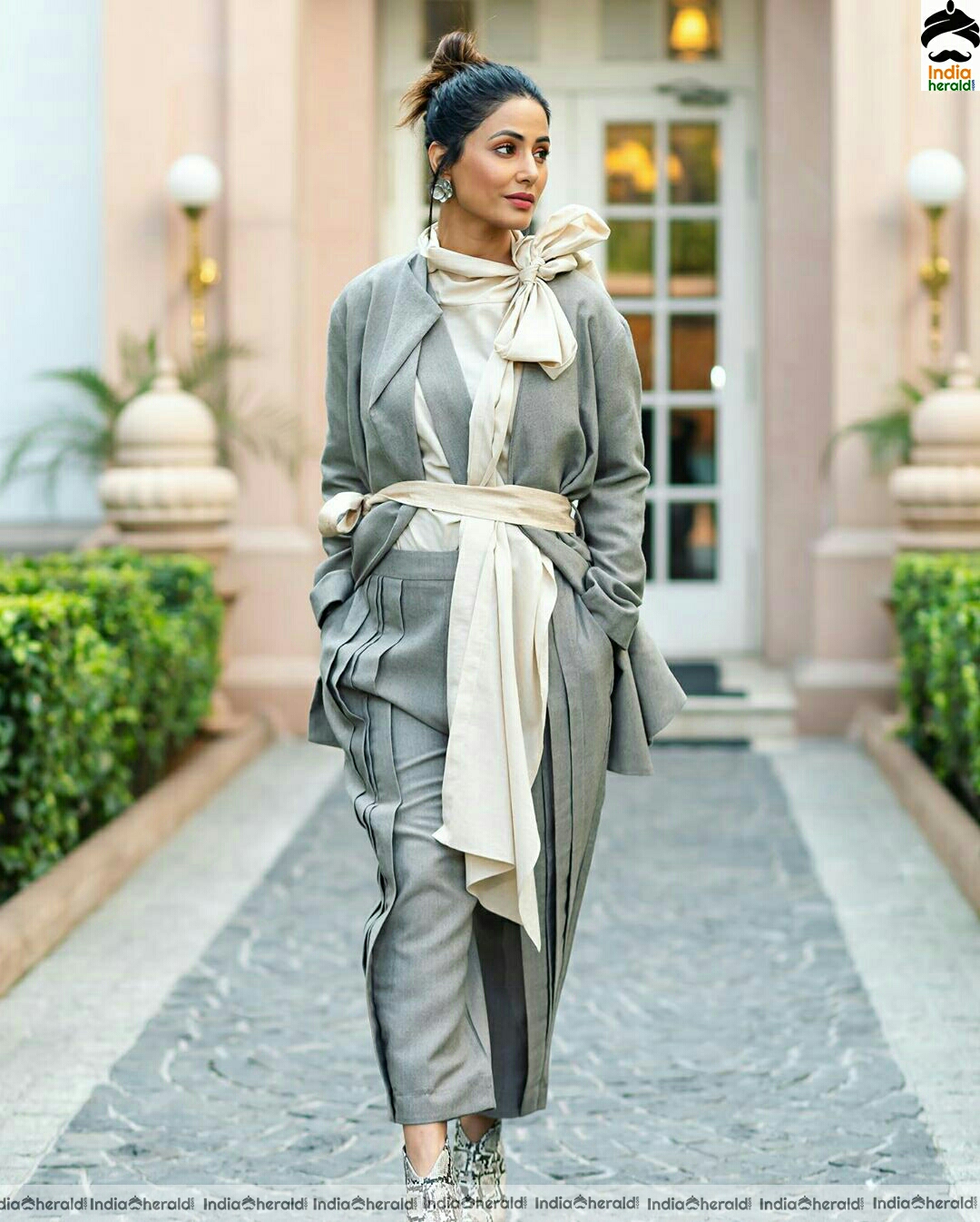 Hina khan Cute Ash Dress Stills