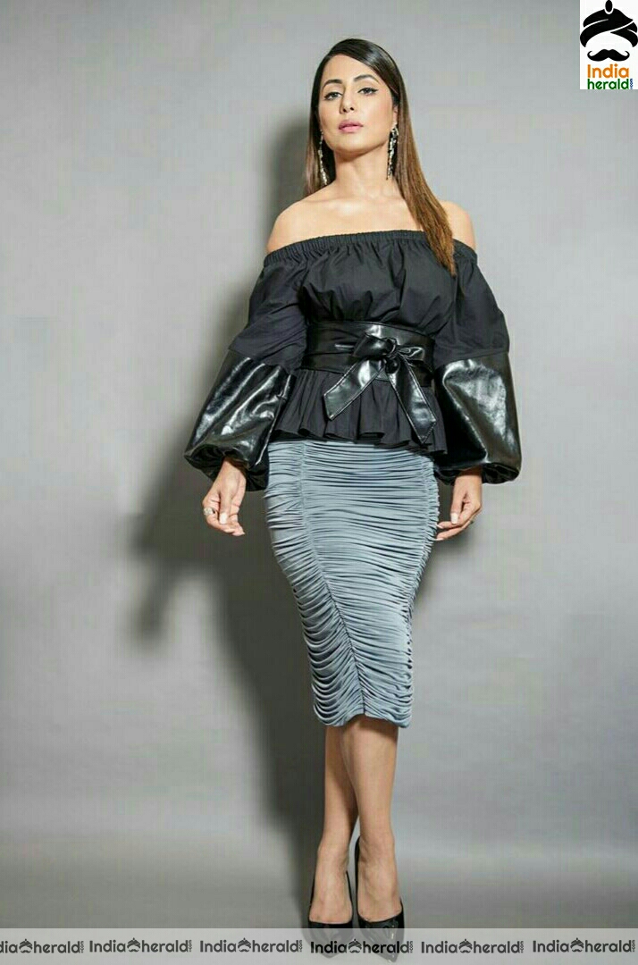 Hina khan Cute Black And Blue Dress Stills