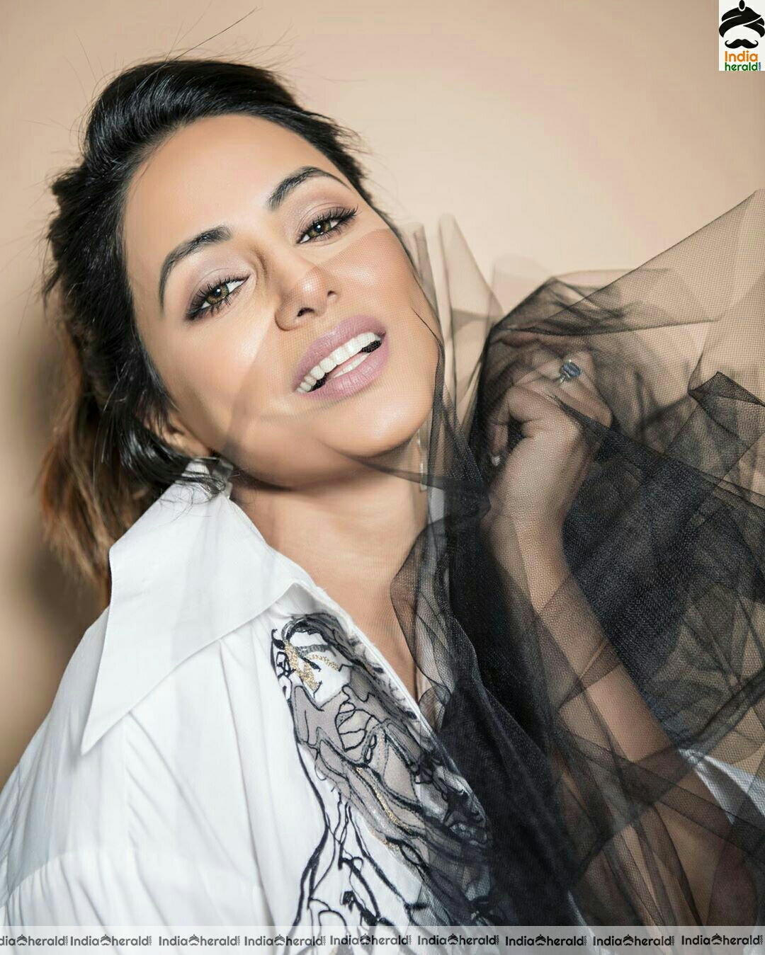 Hina Khan Cute Black and White Stills