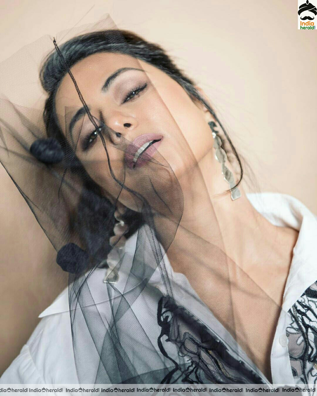 Hina Khan Cute Black and White Stills