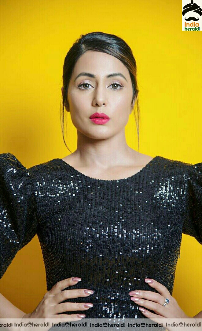 Hina Khan Cute Black Dress Stills