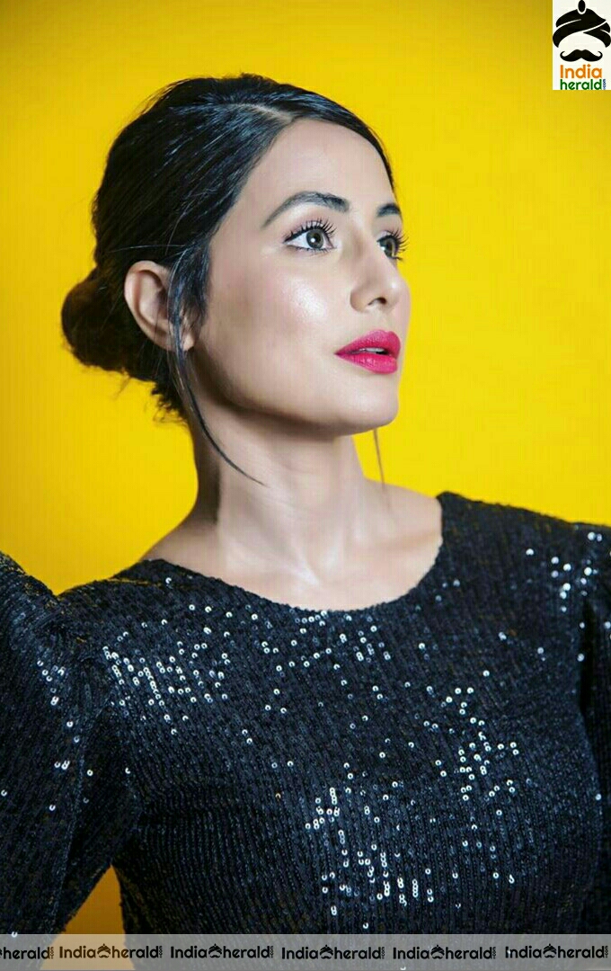 Hina Khan Cute Black Dress Stills