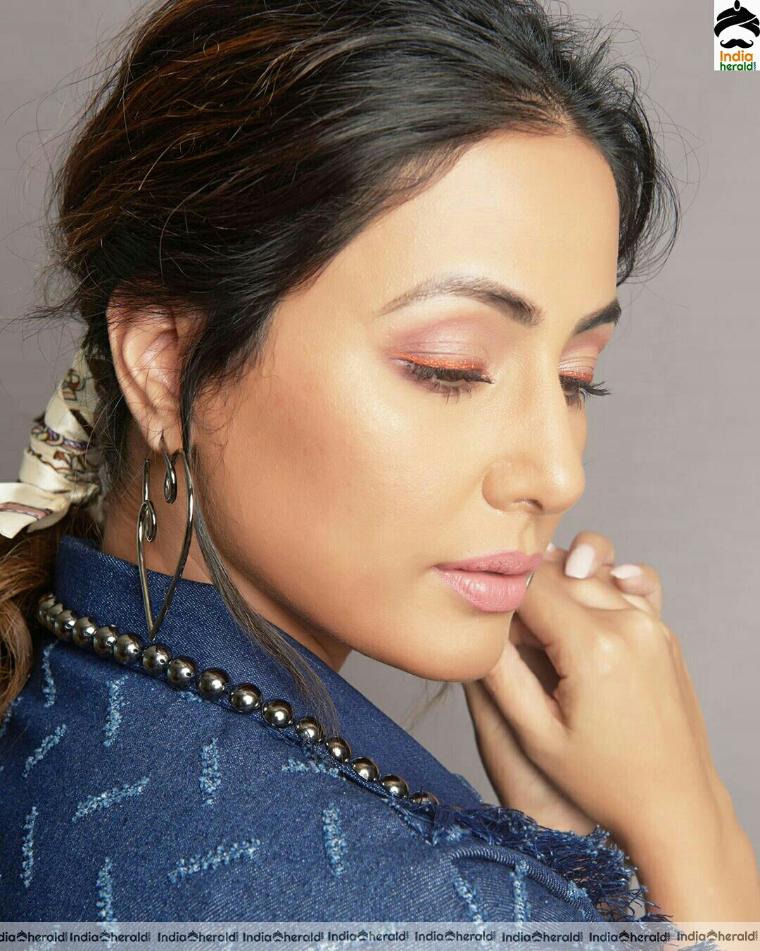 Hina khan Cute Face Expression Stills