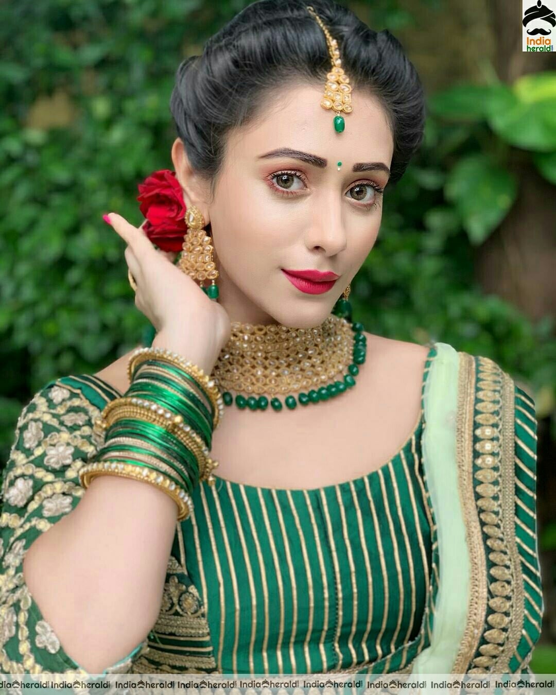 Hiba Nawab Cute In Green Traditional Dress Photoshoot