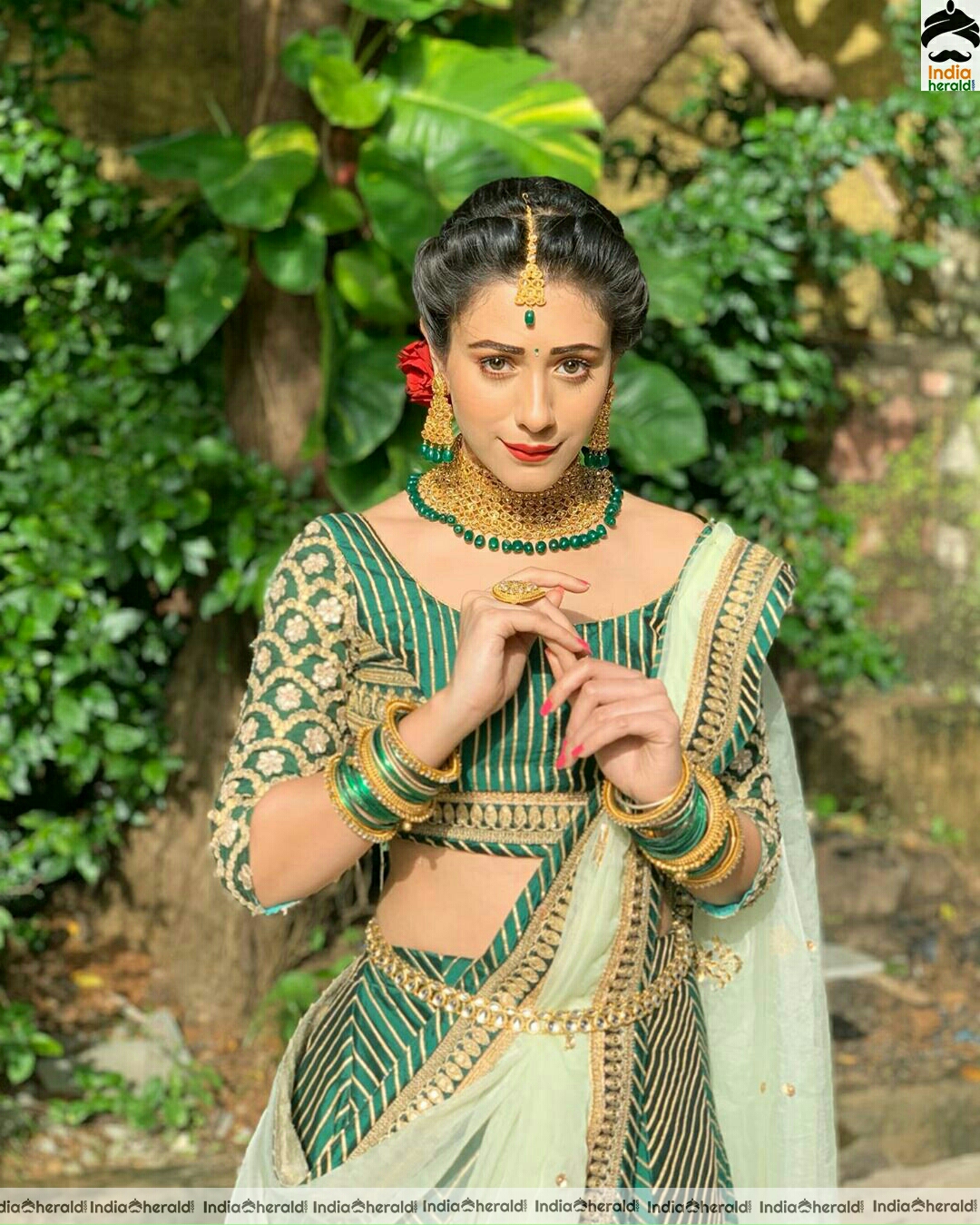 Hiba Nawab Cute In Green Traditional Dress Photoshoot