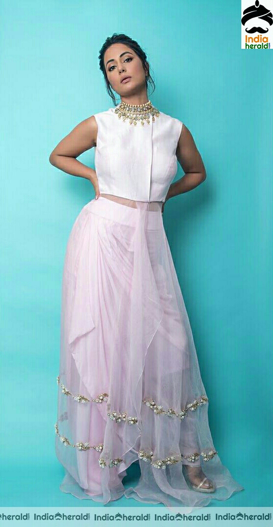 Hina Khan Cute In Sleeveless White Dress Set 1