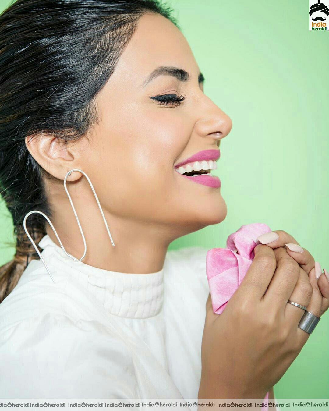 Hina khan Cute White and Pink Photoshoot Set 2