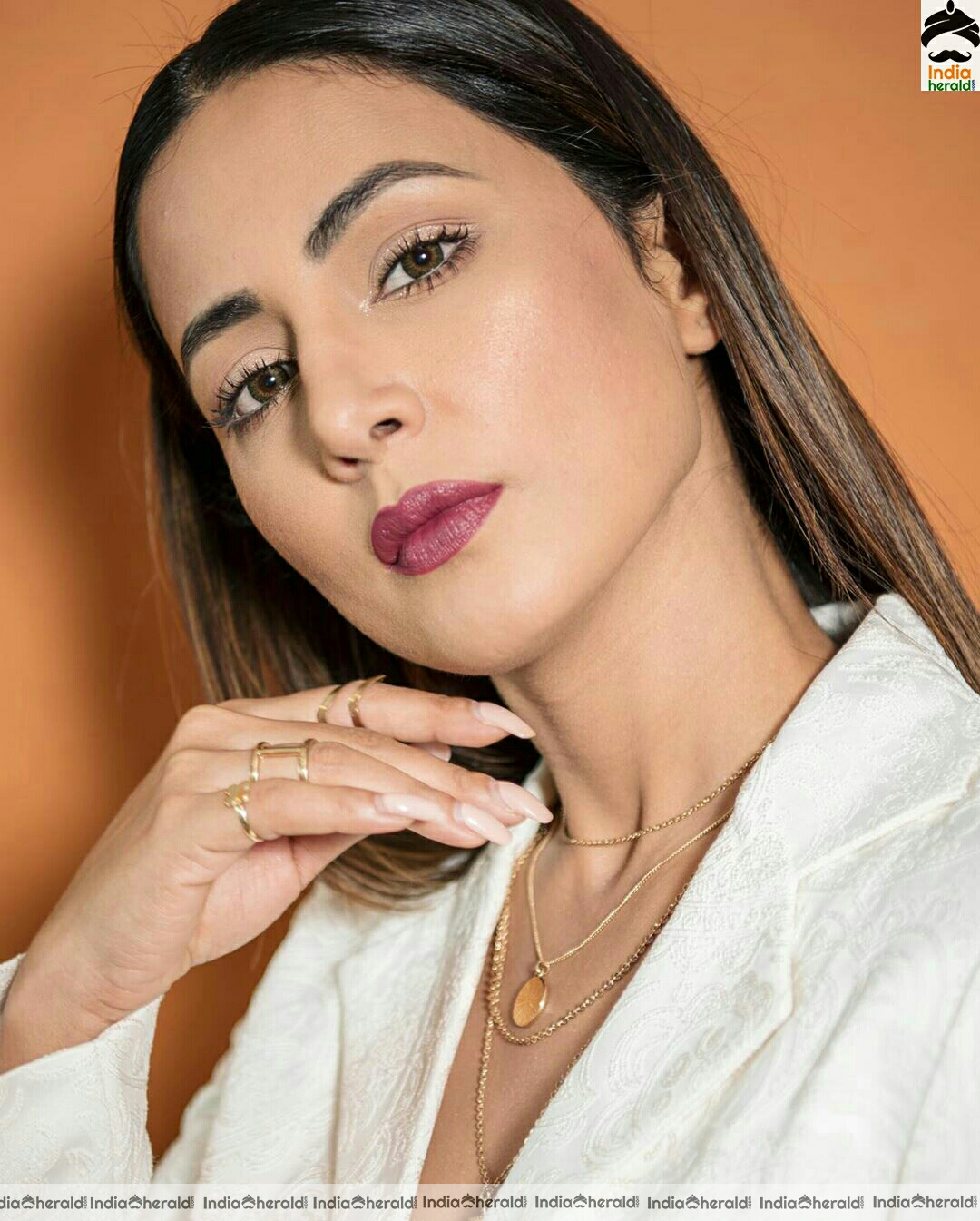 Hina Khan Cute White Photoshoot Stills