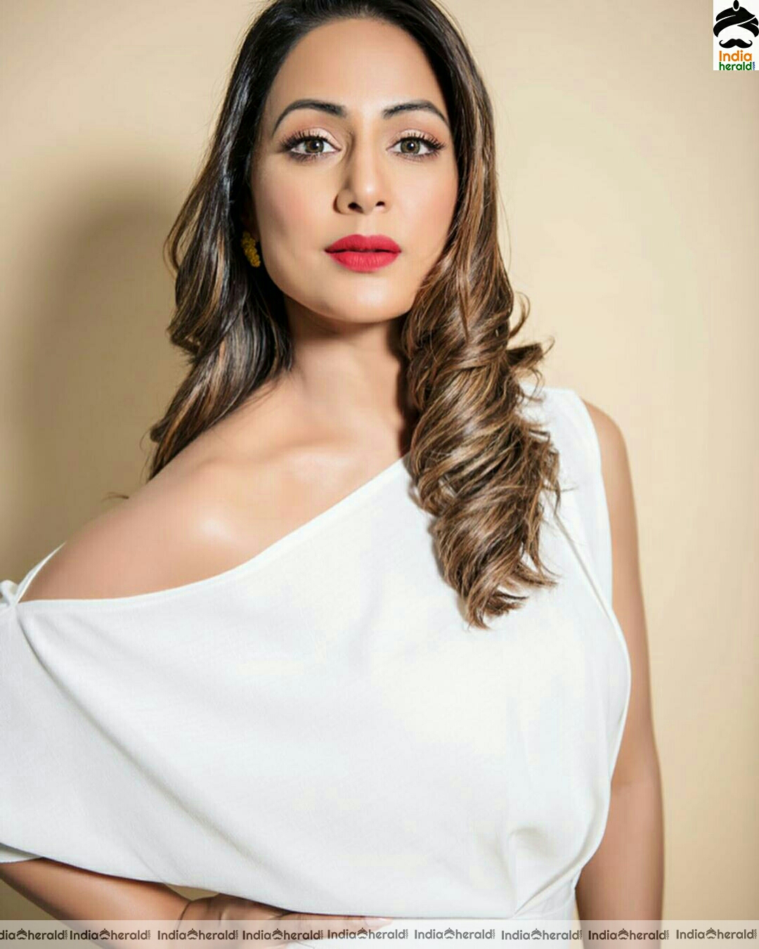 Hina khan Cute White Photoshoot