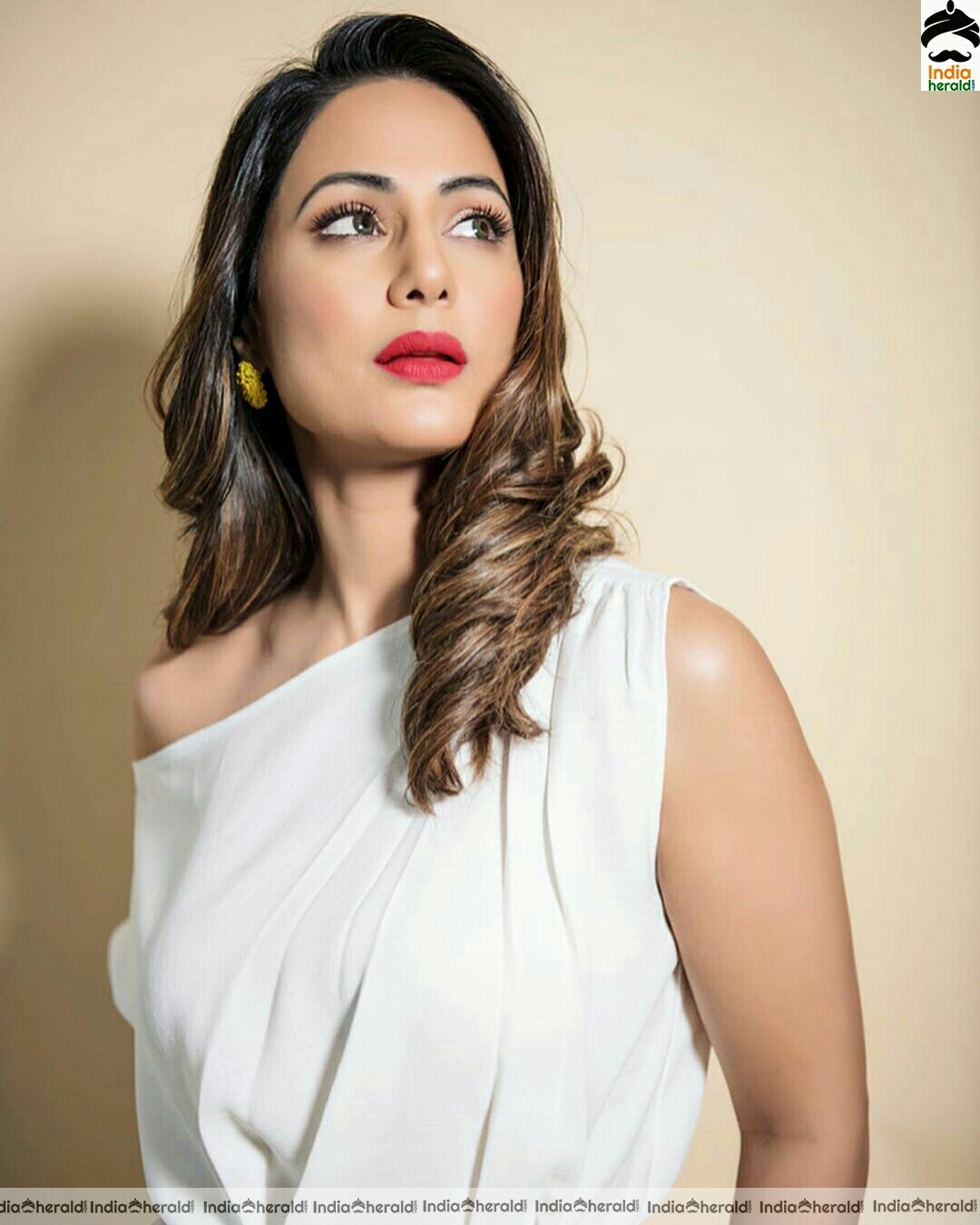 Hina khan Cute White Photoshoot