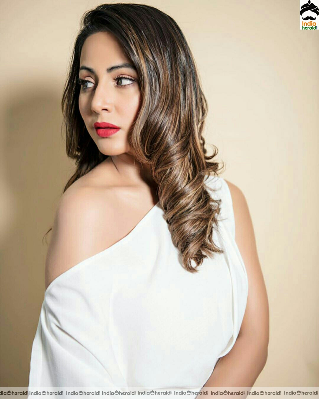 Hina khan Cute White Photoshoot