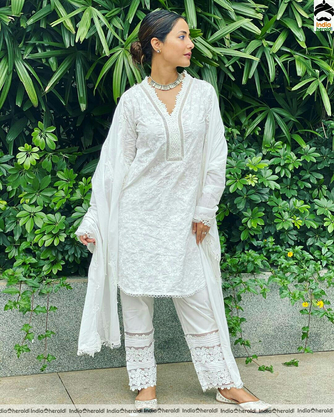 Hina Khan Elegant in white
