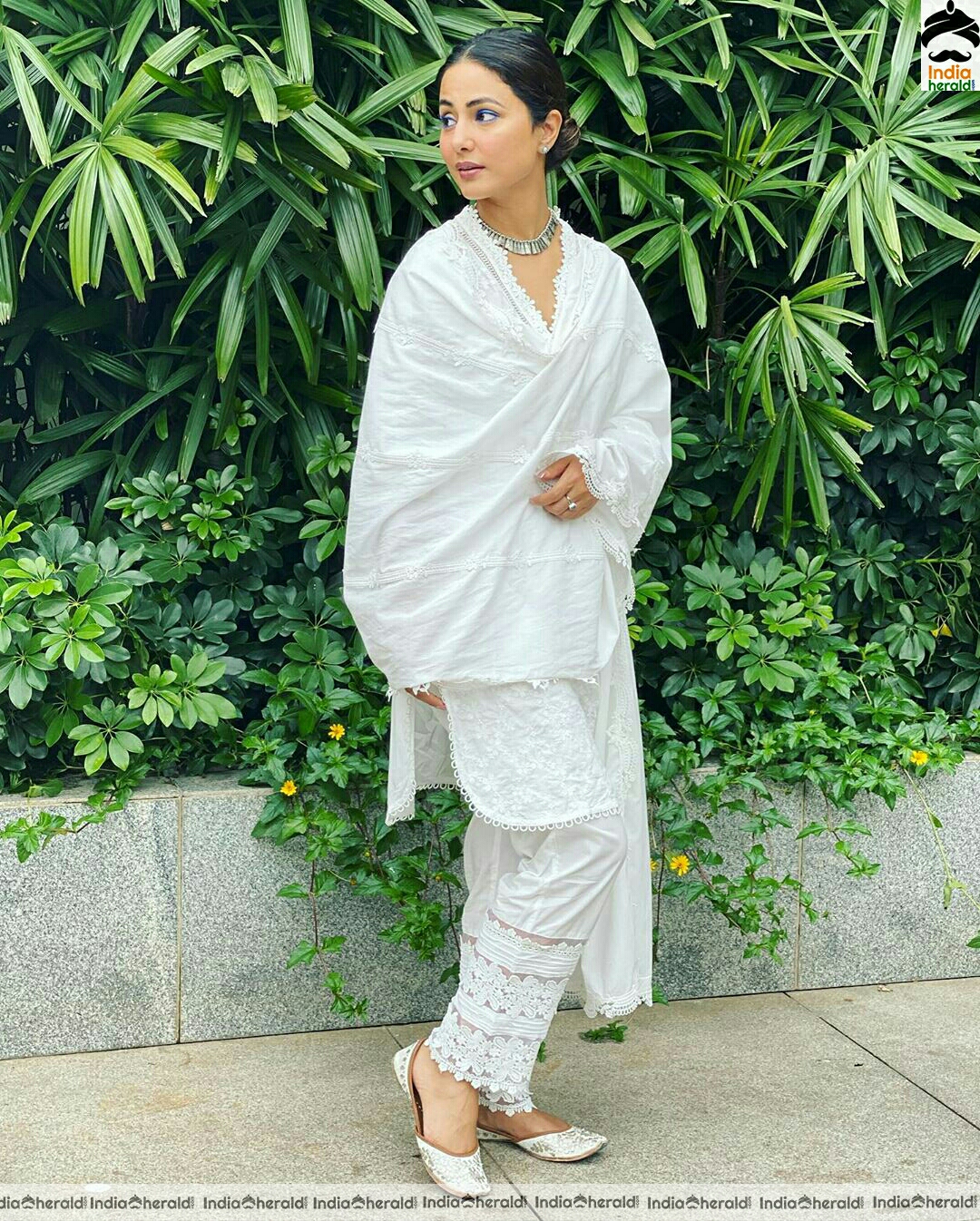 Hina Khan Elegant in white