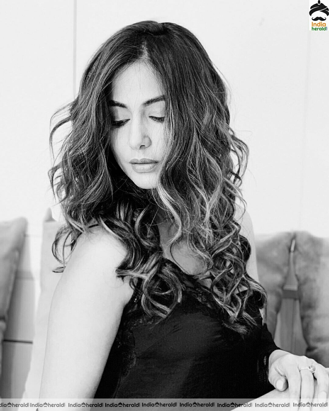 Hina khan Hot Black And white Photoshoot