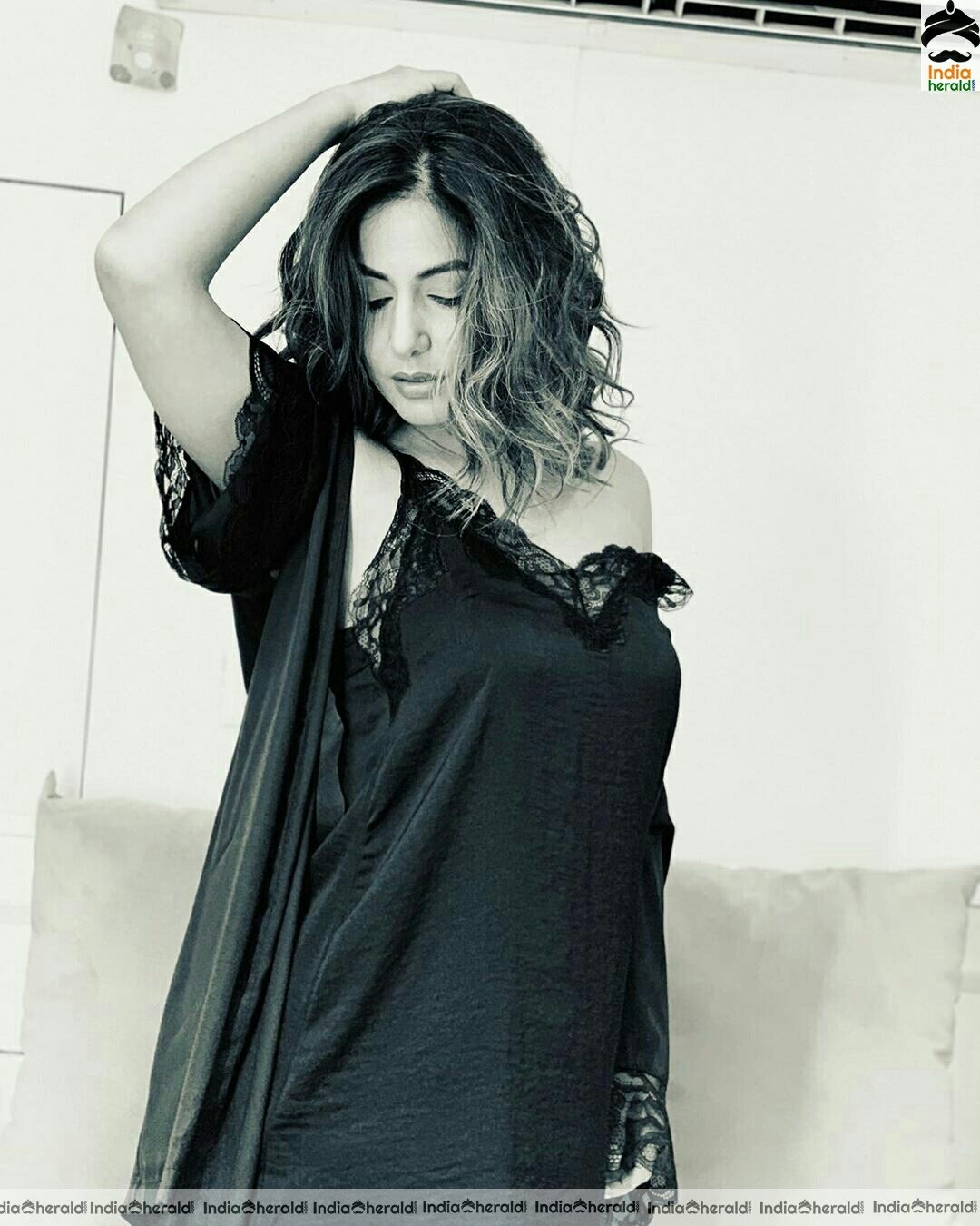 Hina khan Hot Black And white Photoshoot