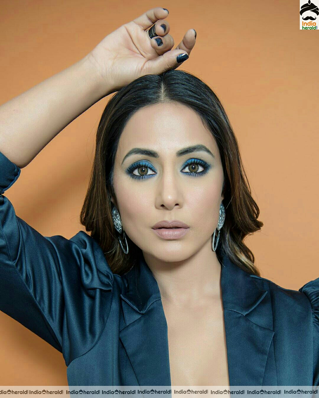 Hina khan Hot Blue Dress stills set 2